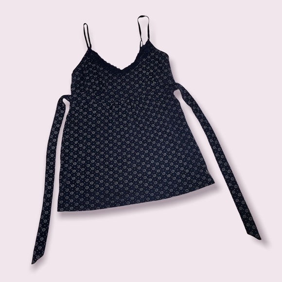 🌟SALE 2/$10.00‼️ American Eagle Women’s Navy/ Floral Top/ tied waist size M - Picture 1 of 9